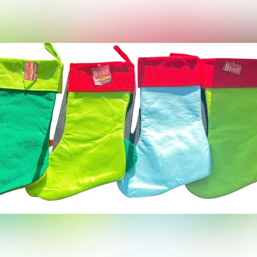NWT Adorable set of 4 Christmas stockings with slot to insert a photo
